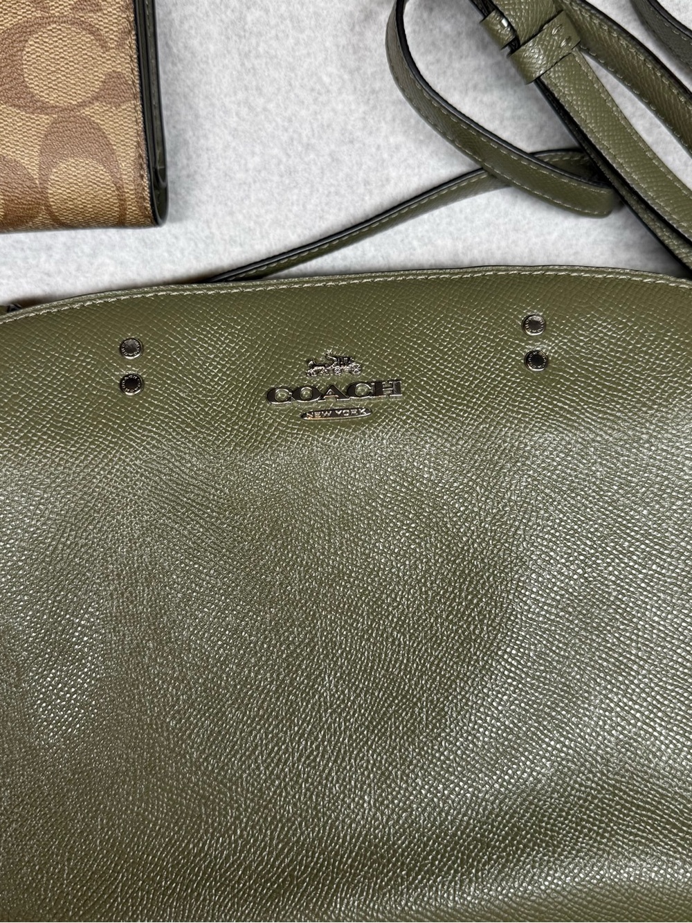 Coach Olive Saffiano Crossbody Bag with Adjustable Strap and wallet - Picture 2 of 15